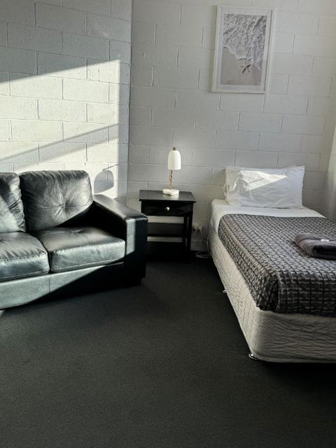 San Remo Hotel Motel - Accommodation Sunshine Coast 2