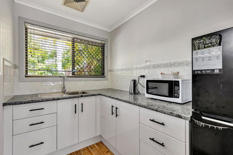 Sanctuary Lakes Fauna Retreat - Accommodation Sunshine Coast 2