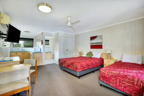 Sanctuary Lakes Fauna Retreat - Accommodation Sunshine Coast 3
