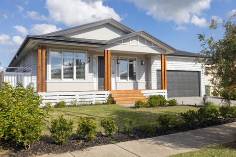 Sanctuary Of Hope By Ready Set Stay - Cowes - Accommodation Sunshine Coast 0