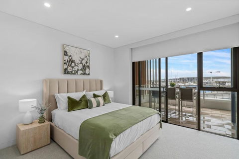 Sailview Escape - A Tranquil Marina Hideaway - Accommodation Sunshine Coast 1