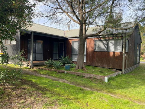 Sanders Beach House - Accommodation Sunshine Coast 0