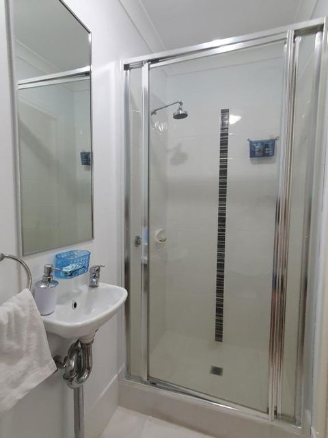 Sandalwood Guest Room - Accommodation Sunshine Coast 3