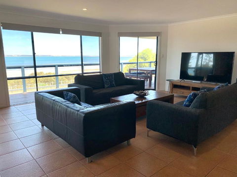 Sandcastle - A Esplanade Place, Stunning Views - Accommodation Sunshine Coast 1