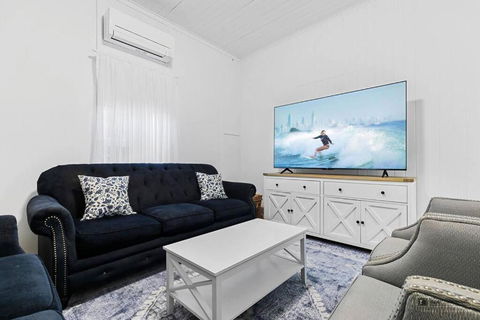 Sandown Beachside Cottage - Accommodation Sunshine Coast 1
