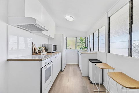 Sandown Beachside Cottage - Accommodation Sunshine Coast 2