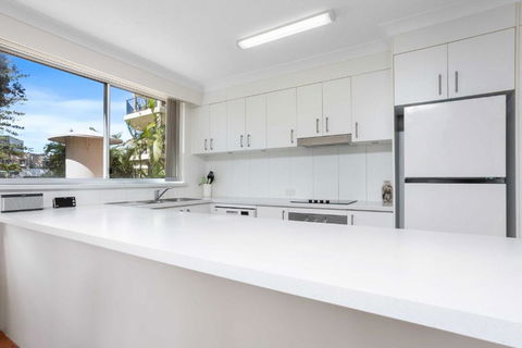 Sandown - Hosted By Burleigh Letting - Accommodation Sunshine Coast 3