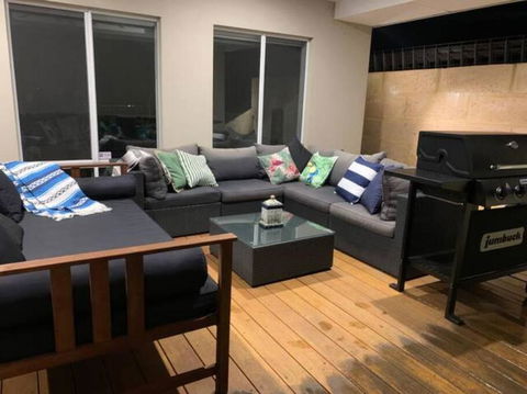 Sandpiper Island Tranquil Waterfront Views & Jetty - Accommodation Sunshine Coast 3