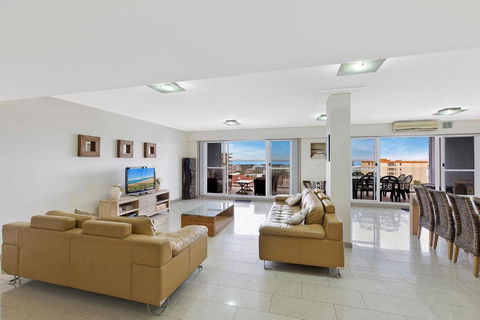 Sandy Cove Apartment The Entrance 48a - Accommodation Sunshine Coast 1