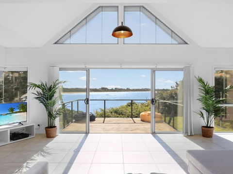Sandy Cove - Accommodation Sunshine Coast 1