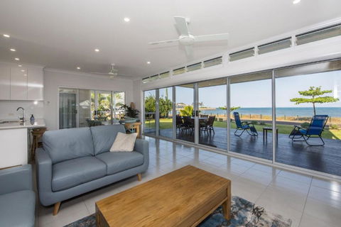 Sandy Decks - Accommodation Sunshine Coast 2