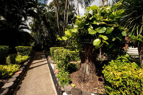 Sarina Palms Caravan And Cabins Village - Accommodation Sunshine Coast 2