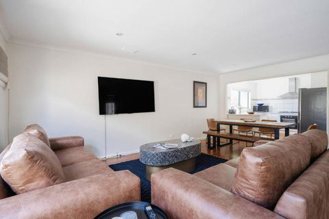 Seaford Escape - Simple Comforts, Perfect Location - Accommodation Sunshine Coast 0