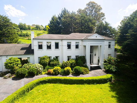 StayAU Expansive 7BR Villa Scenic Warrandyte - Accommodation Sunshine Coast 1