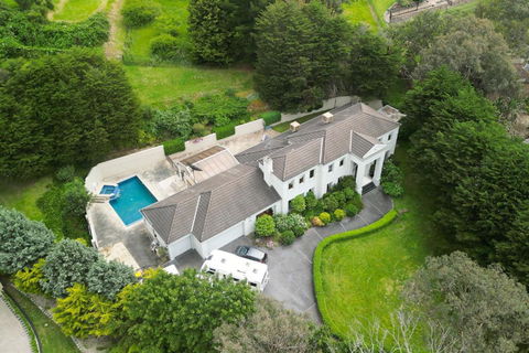 StayAU Expansive 7BR Villa Scenic Warrandyte - Accommodation Sunshine Coast 0
