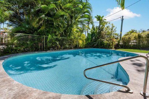 Sundown Lodge 2 Edgar Bennett Avenue 14 - Accommodation Sunshine Coast 0