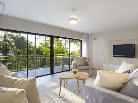 Sundown Lodge 2 Edgar Bennett Avenue 14 - Accommodation Sunshine Coast 1