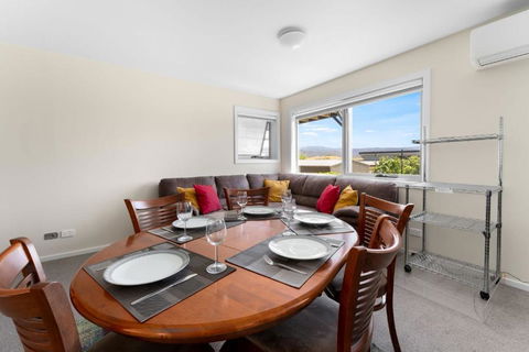 T Bar On Twynam - Modern 2BR Apartment L WiFi L Netflix L BBQ L Smart TV L Air-Con - Accommodation Sunshine Coast 2