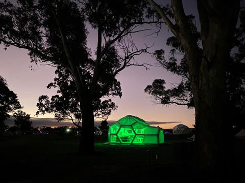 Taj Mahal Upgraded Hex Bubble - Accommodation Sunshine Coast 3