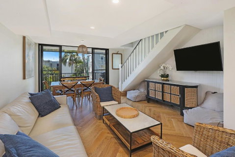 TARA7- On Trend At Taranaki - Accommodation Sunshine Coast 0