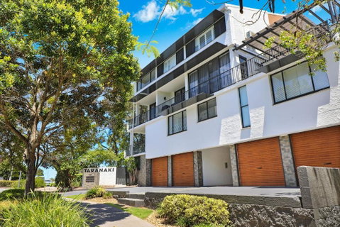 TARA7- On Trend At Taranaki - Accommodation Sunshine Coast 1