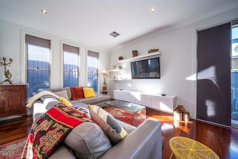 The Arlington West Hindmarsh - Accommodation Sunshine Coast 1