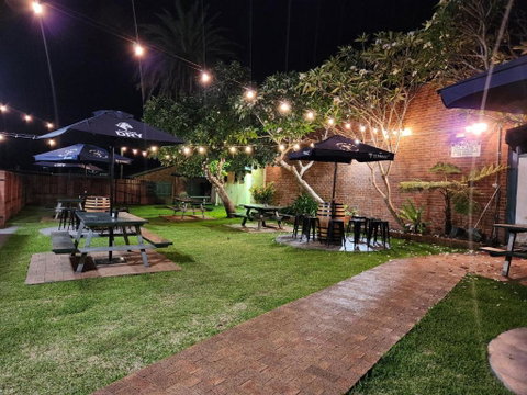 The Exchange Hotel - Accommodation Sunshine Coast 1