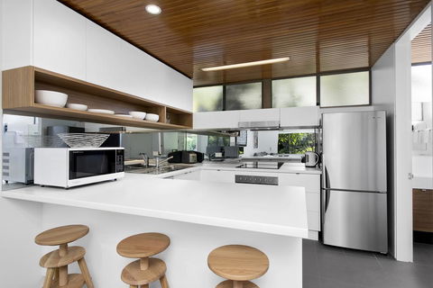 Beachside Beauty At Sapphire Beach - Accommodation Sunshine Coast 2