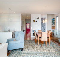 Beautiful Renovated Home With Water Views and Yard - Accommodation Sunshine Coast