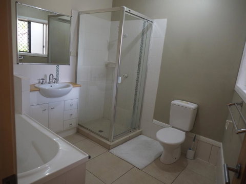 Bed And Breakfast With Airport Transfers And Rental Car - Accommodation Sunshine Coast 2