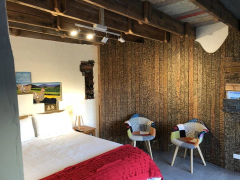 Bed In A Shed Too - Accommodation Sunshine Coast 1