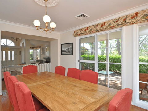 Beggars Bridge Vineyard Homestead W/ Pool + Wifi + Tennis + Vineyard - Accommodation Sunshine Coast 1