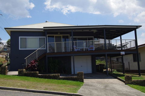 Bella Vista, 9 East Street - Accommodation Sunshine Coast 0
