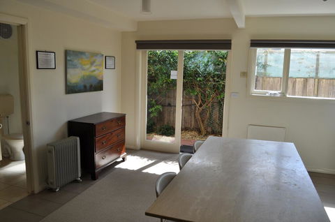 Belton Apartments - The Studio - Accommodation Sunshine Coast 3