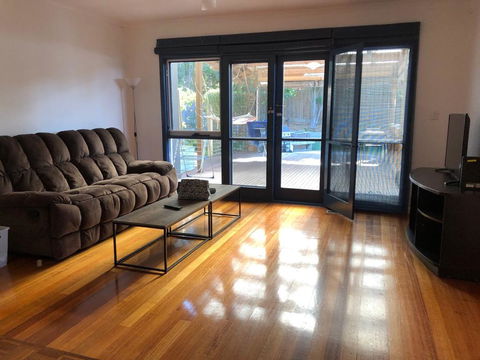 Big Room 12km To City Near Boxhill, Melbourne - Accommodation Sunshine Coast 1