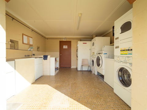 Biloela Caravan & Tourist Park - Accommodation Sunshine Coast 1