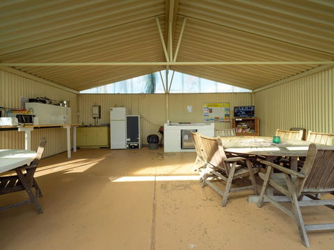 Biloela Caravan & Tourist Park - Accommodation Sunshine Coast 2