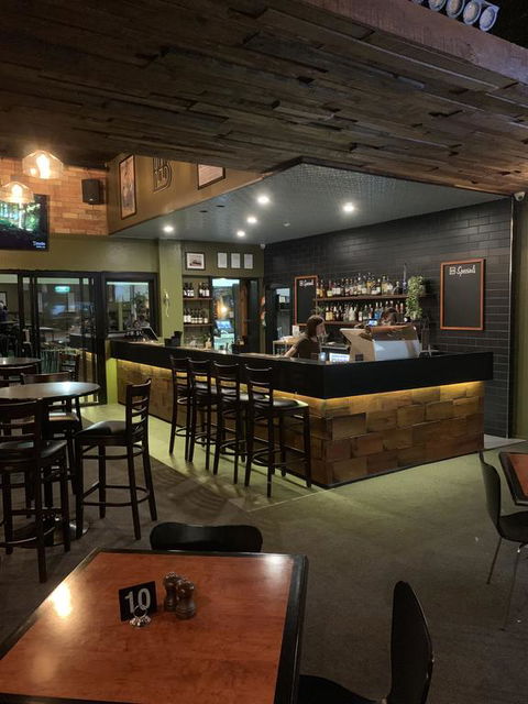 Biloela Hotel - Accommodation Sunshine Coast 2