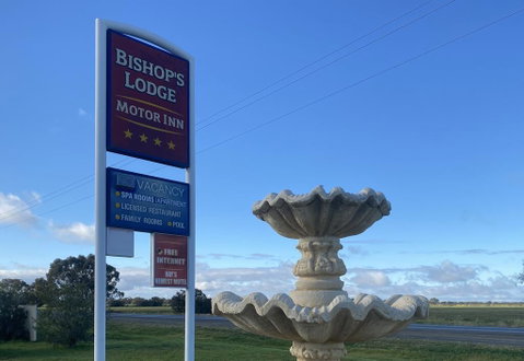 Bishop's Lodge Motor Inn - Accommodation Sunshine Coast 2