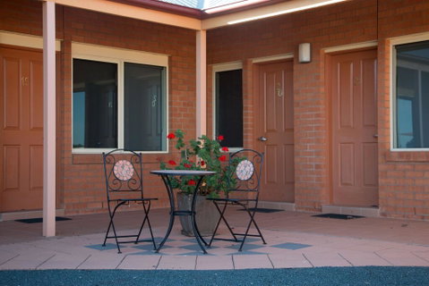 Bishop's Lodge Motor Inn - Accommodation Sunshine Coast 1