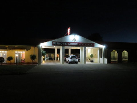 Bishops Lodge Narrandera - Accommodation Sunshine Coast 1