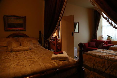 Blakes Manor Self Contained Heritage Accommodation - Accommodation Sunshine Coast 2