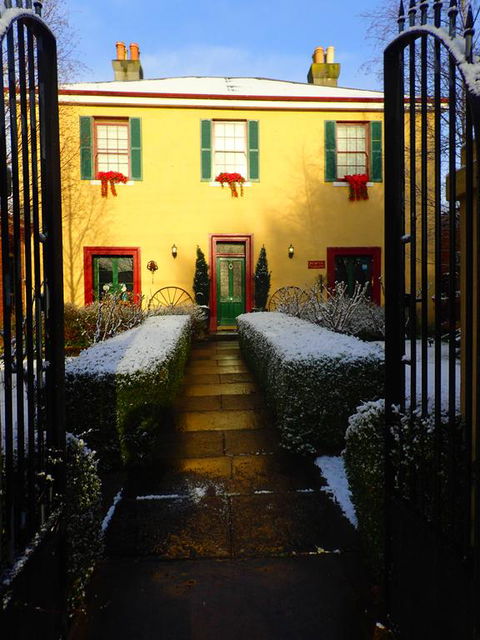 Blakes Manor Self Contained Heritage Accommodation - Accommodation Sunshine Coast 3