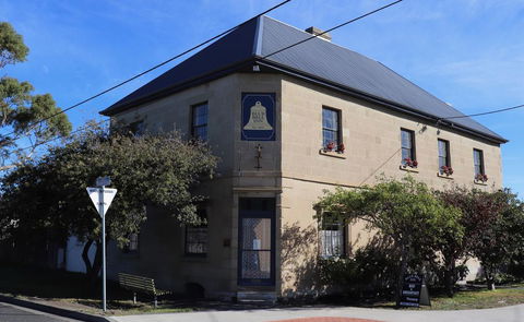 Blue Bell Inn - Accommodation Sunshine Coast 0