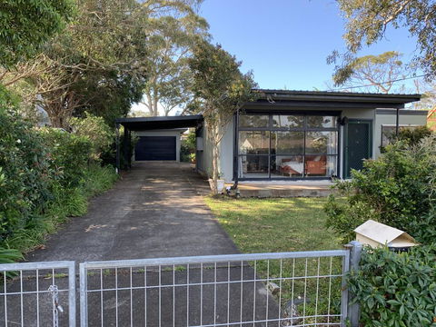 Bluejay Cottage - Accommodation Sunshine Coast 0