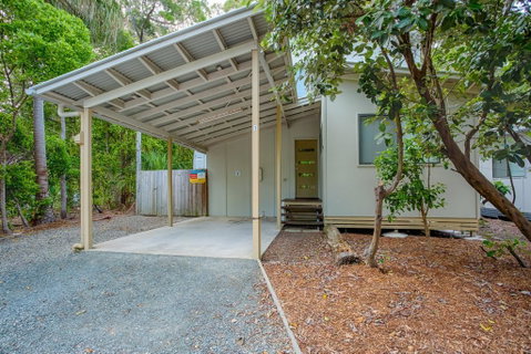 Bluewater 1 - Rainbow Shores, Amazing Location, Easy Walk To Beach, Pool, Aircon, Outdoor Spa - Accommodation Sunshine Coast 2