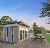 Bluff View River House - Stunning Riverfront - Accommodation Sunshine Coast