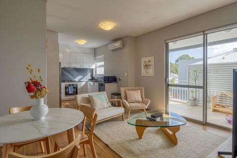 The Nordic Nook - A Relaxed Redcliffe Stay - Accommodation Sunshine Coast 2
