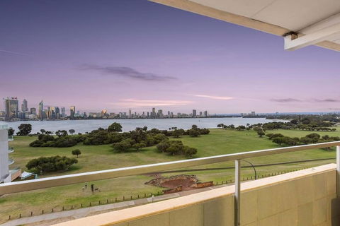 The Swan - Park & River Views Next To Perth Zoo - Accommodation Sunshine Coast 0