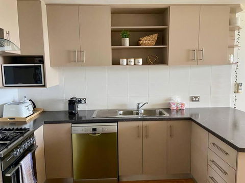 The Swan - Park & River Views Next To Perth Zoo - Accommodation Sunshine Coast 1